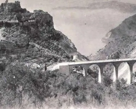 Pied Village - Dans - Parking Gratuit Èze