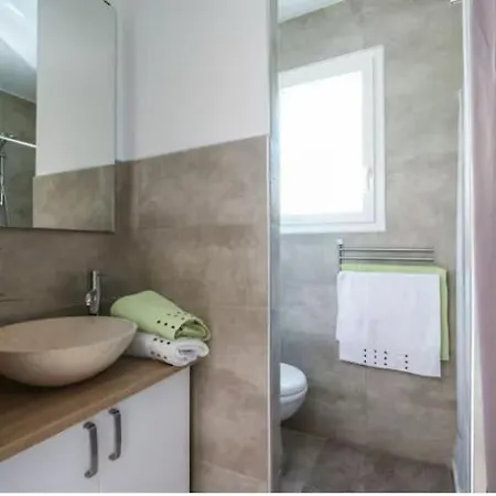 Pied Village - Dans Recente - Parking Gratuit Vakantiehuis *